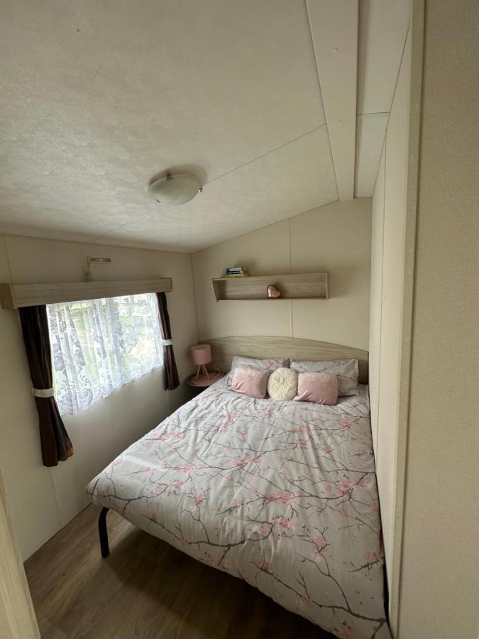Hotel Angie'S Caravan At Seawick Saint Osyth Exterior foto