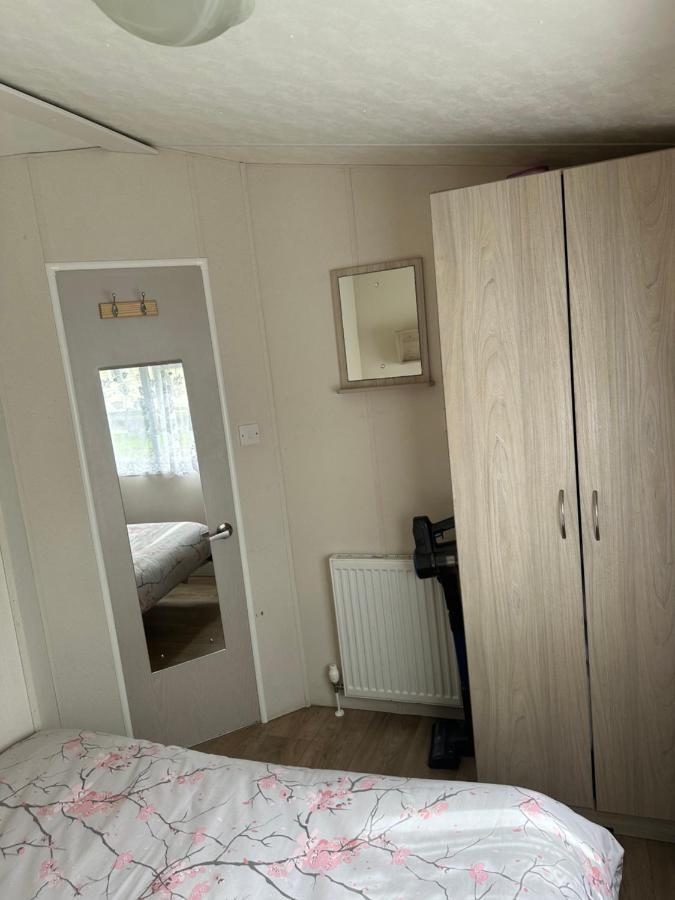 Hotel Angie'S Caravan At Seawick Saint Osyth Exterior foto