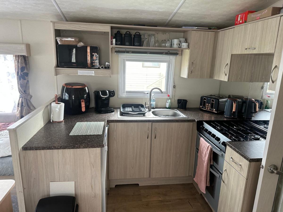 Hotel Angie'S Caravan At Seawick Saint Osyth Exterior foto